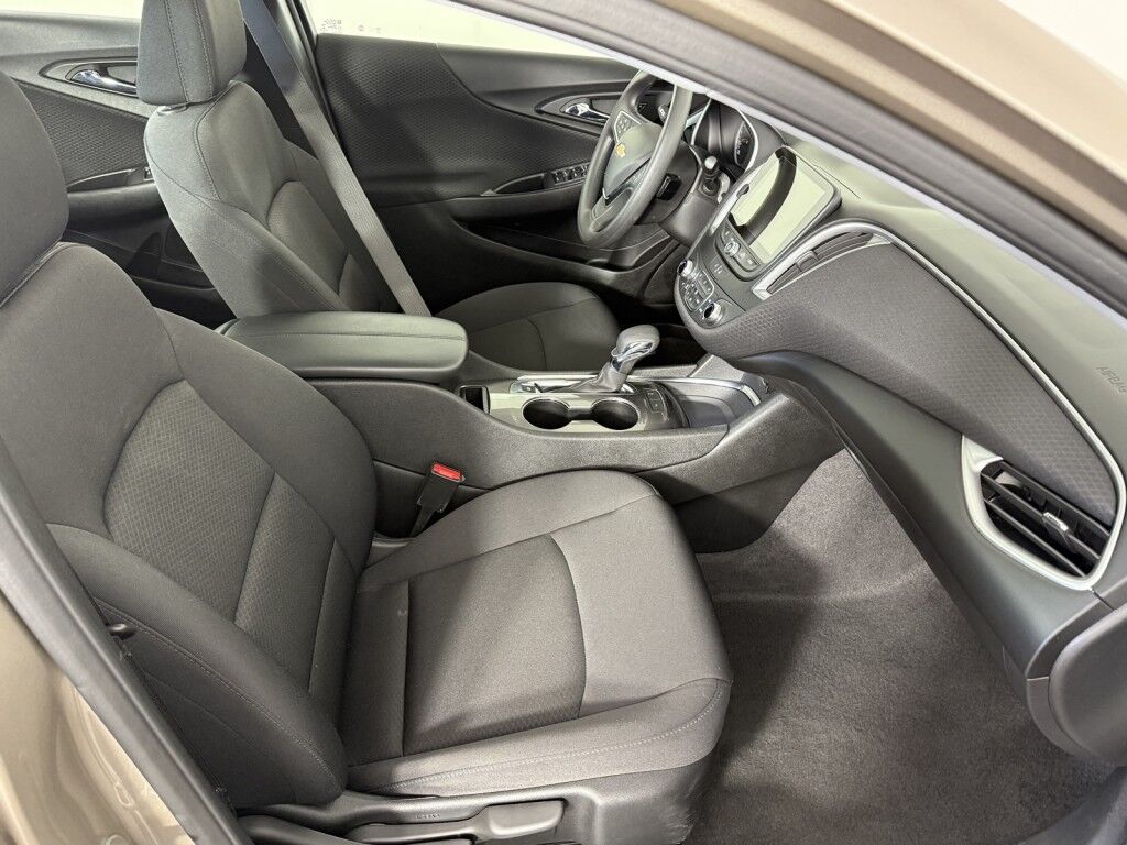2024 Chevrolet Malibu 1LT w/Sunroof Maumee OH