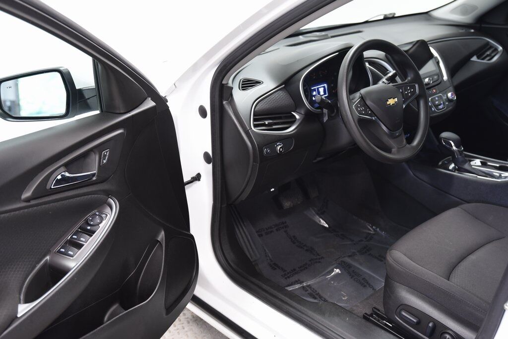 2024 Chevrolet Malibu LS Akron