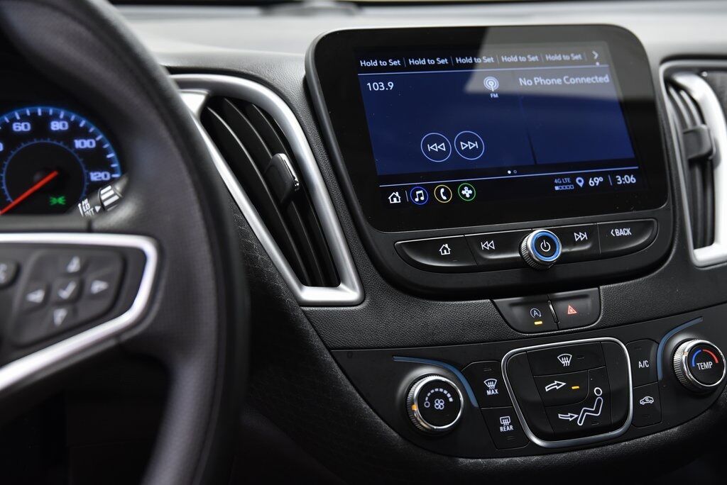 2024 Chevrolet Malibu LS Akron