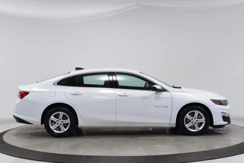 2024 Chevrolet Malibu LS Akron