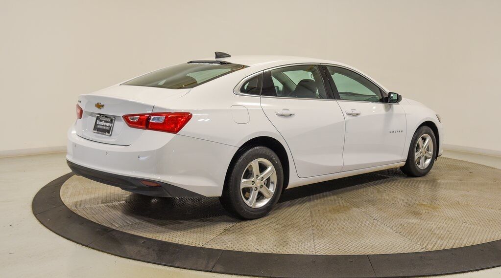 2024 Chevrolet Malibu LS Akron