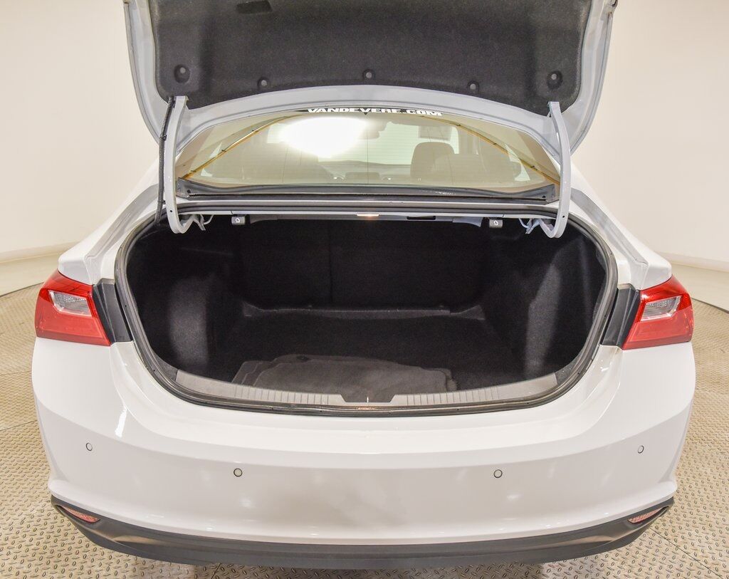 2024 Chevrolet Malibu LS Akron