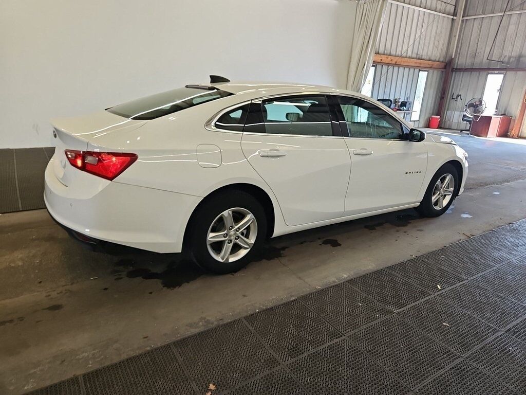 2024 Chevrolet Malibu LS Akron