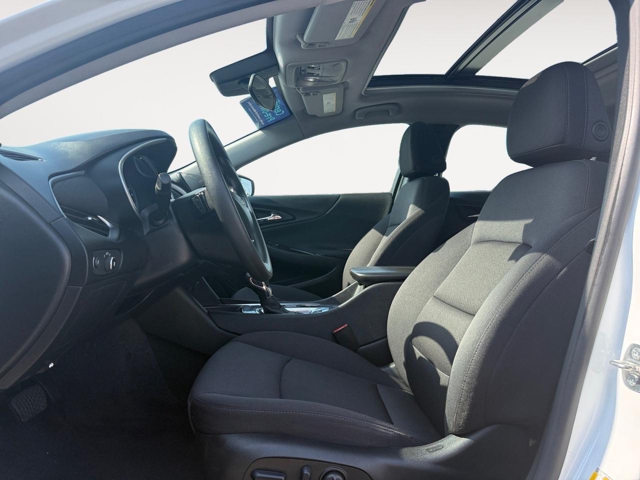 2024 Chevrolet Malibu LT, MOONROOF, APPLE CARPLAY/ANDROID AUTO, WIFI, NAVIGATION, POWER MIRRORS, BACKUP CAMERA, REMOTE START, ONLY 1 OWNER, COME AND TEST DRIVE TODAY!