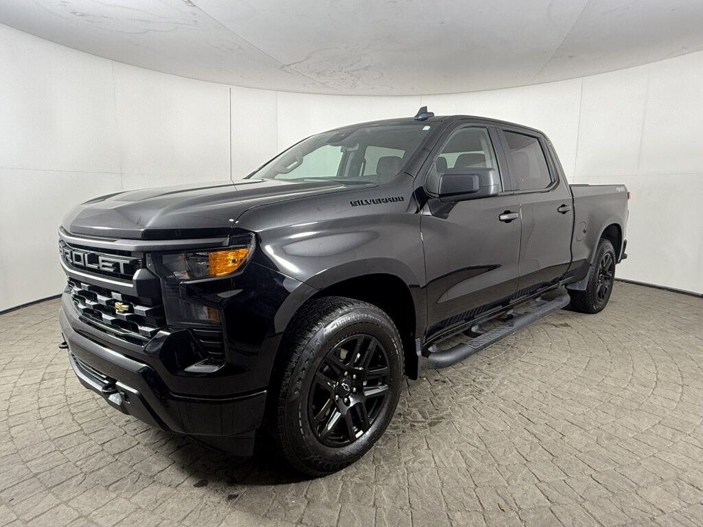 2024 Chevrolet Silverado 1500 4WD Crew Cab 157 Custom Maumee OH