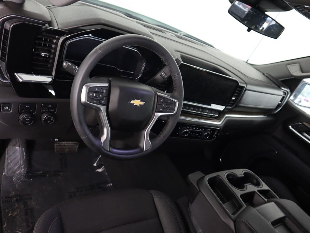 2024 Chevrolet Silverado 1500 4WD Crew Cab LT Maumee OH