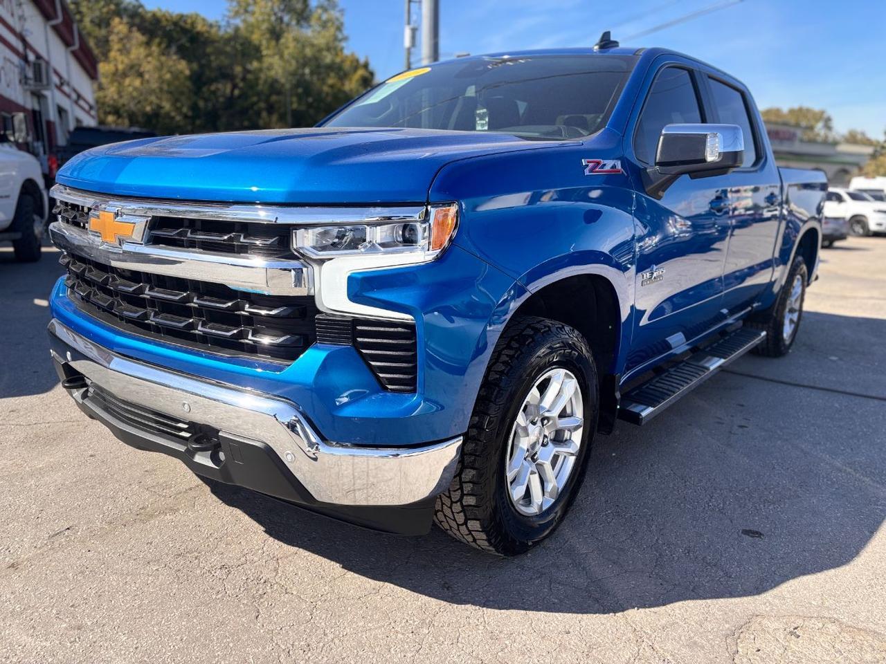 2024 Chevrolet Silverado 1500 4WD Crew Cab Short Bed LT