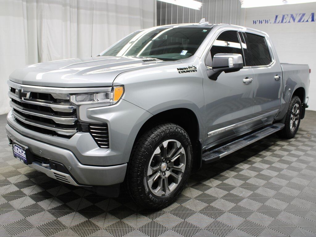 2024 Chevrolet Silverado 1500 4x4 Crew Cab High Country Fond du Lac WI