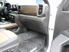 2024 Chevrolet Silverado 1500 4x4 Crew Cab High Country Fond du Lac WI
