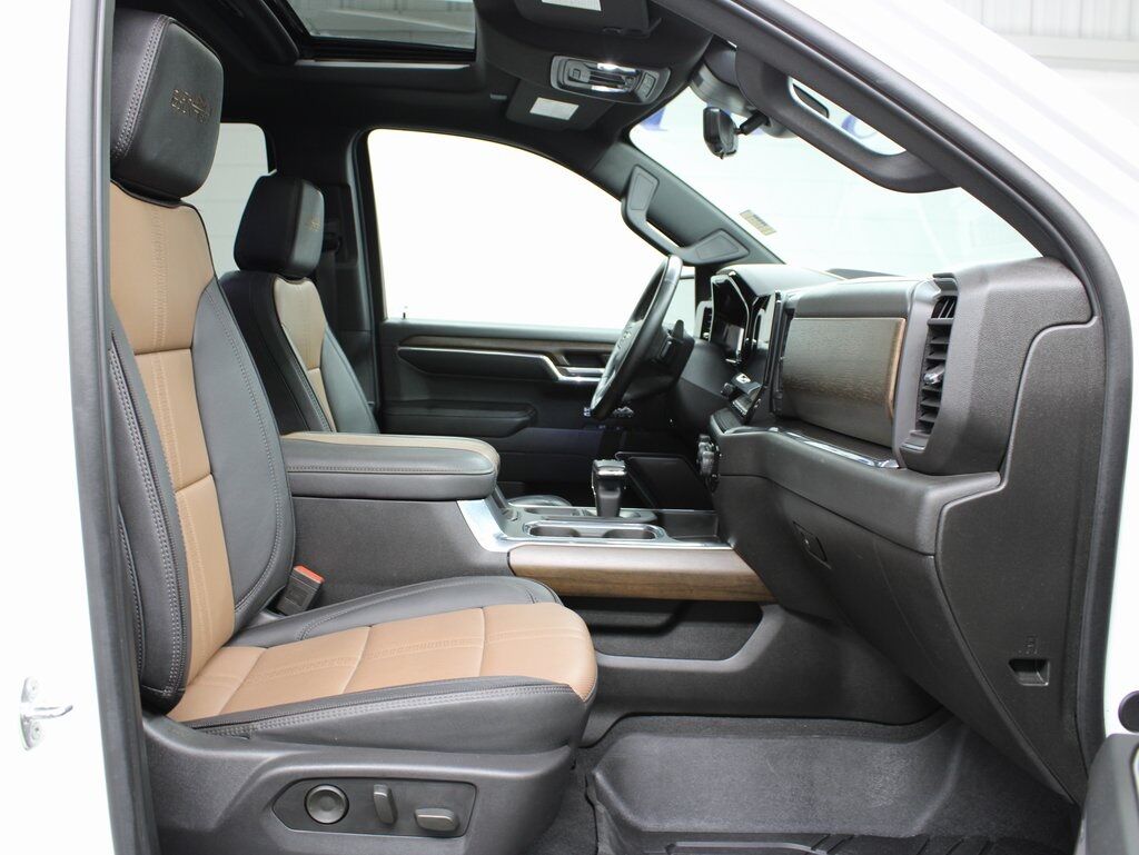 2024 Chevrolet Silverado 1500 4x4 Crew Cab High Country Fond du Lac WI