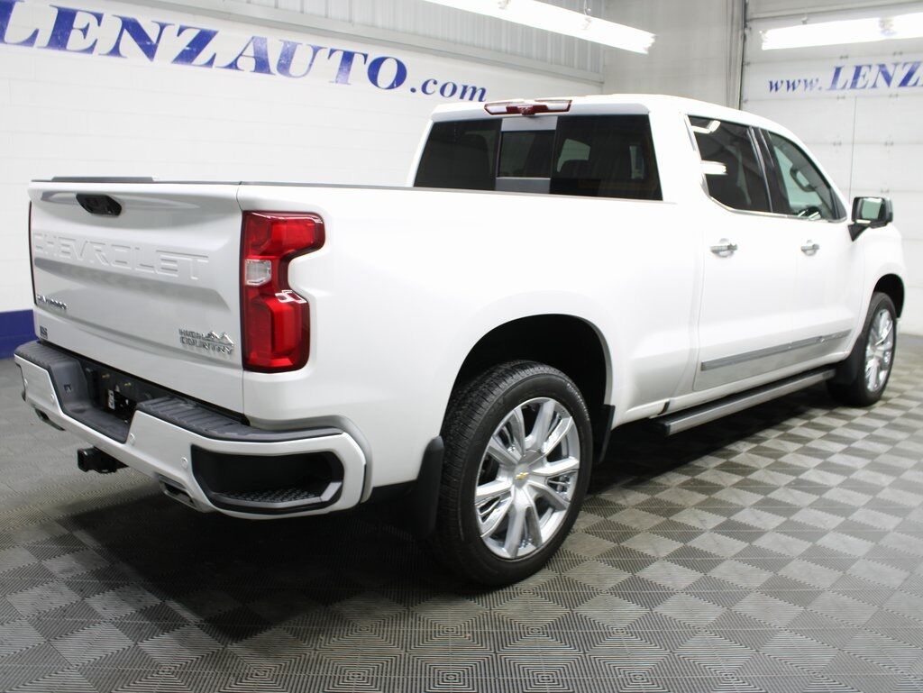 2024 Chevrolet Silverado 1500 4x4 Crew Cab High Country Fond du Lac WI