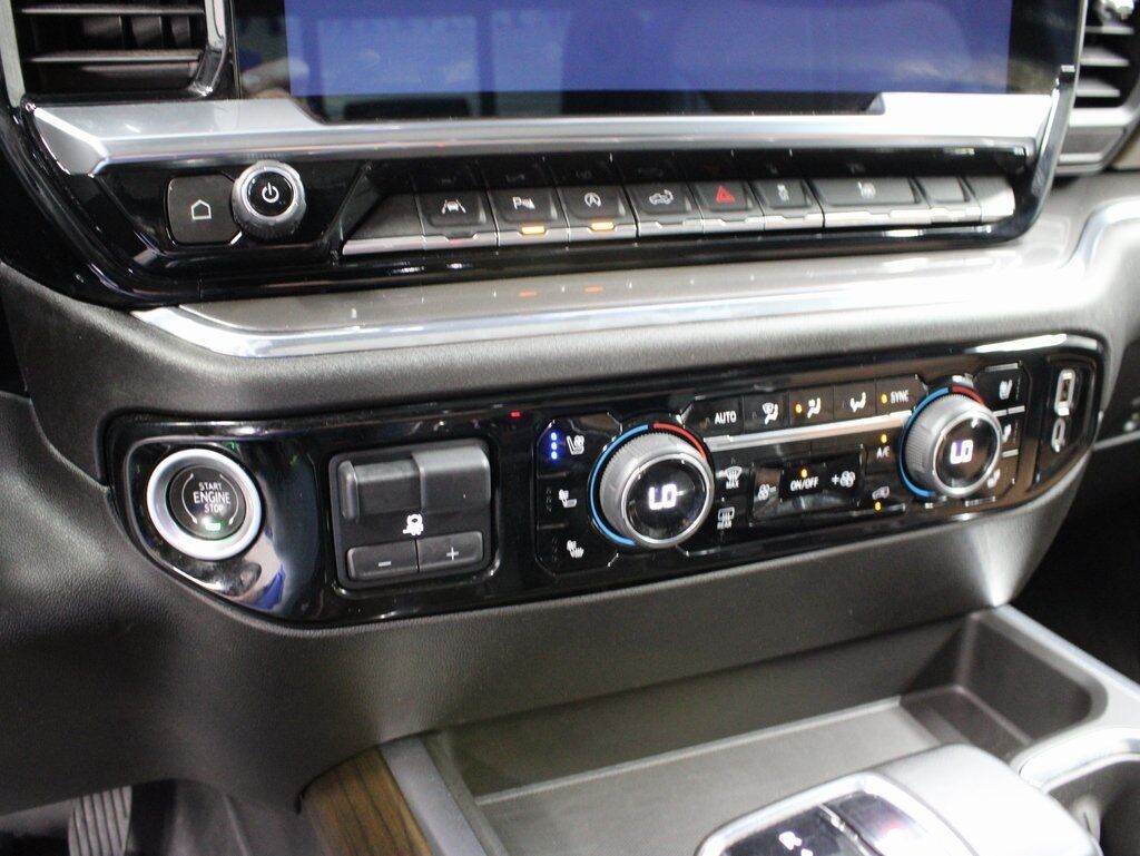 2024 Chevrolet Silverado 1500 4x4 Crew Cab High Country Fond du Lac WI