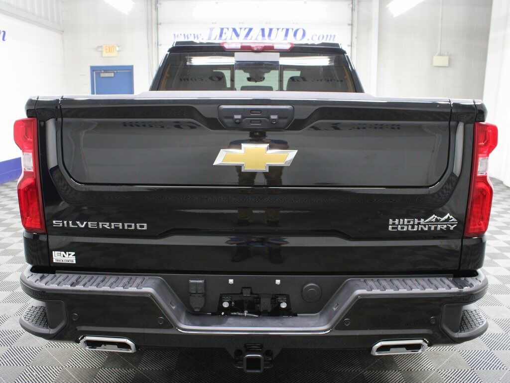 2024 Chevrolet Silverado 1500 4x4 Crew Cab High Country Fond du Lac WI