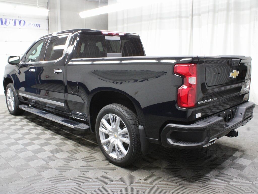 2024 Chevrolet Silverado 1500 4x4 Crew Cab High Country Fond du Lac WI