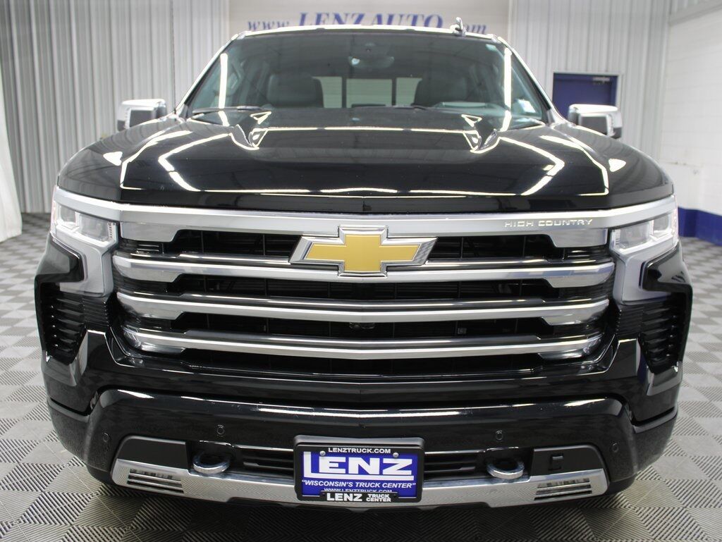 2024 Chevrolet Silverado 1500 4x4 Crew Cab High Country Fond du Lac WI