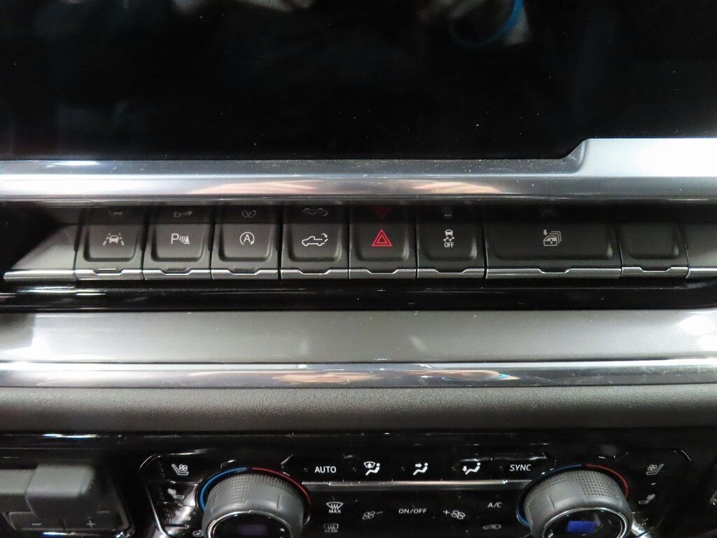 2024 Chevrolet Silverado 1500 4x4 Crew Cab High Country Fond du Lac WI