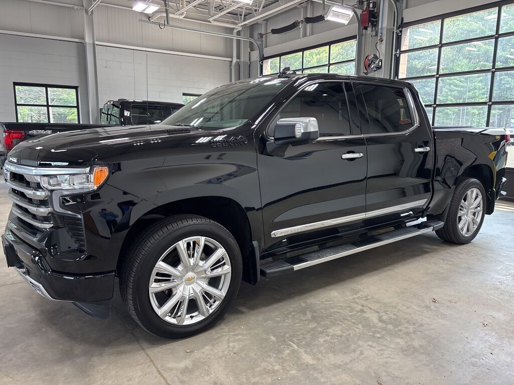 2024 Chevrolet Silverado 1500 4x4 Crew Cab High Country Minocqua WI