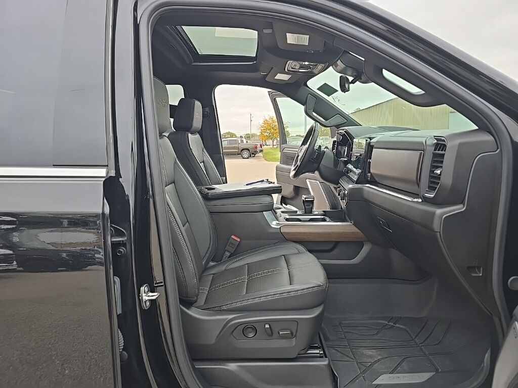 2024 Chevrolet Silverado 1500 4x4 Crew Cab High Country Minocqua WI