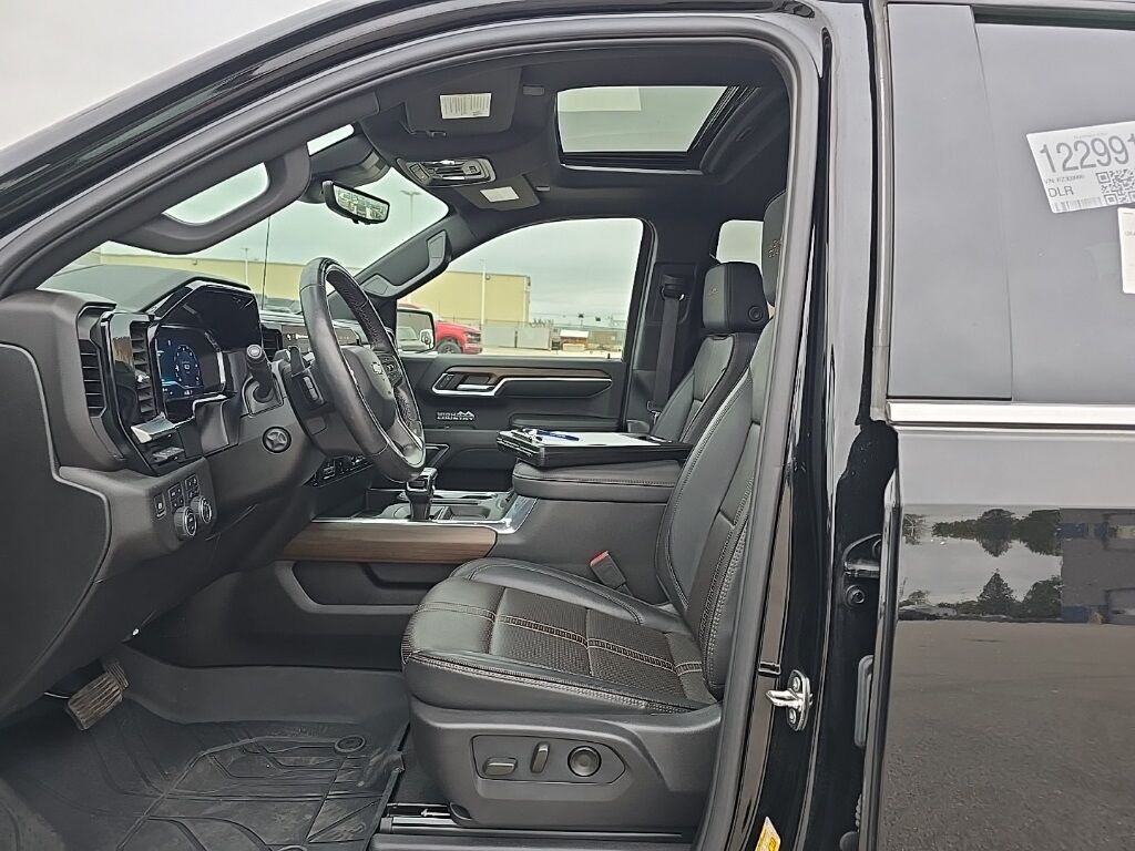 2024 Chevrolet Silverado 1500 4x4 Crew Cab High Country Minocqua WI