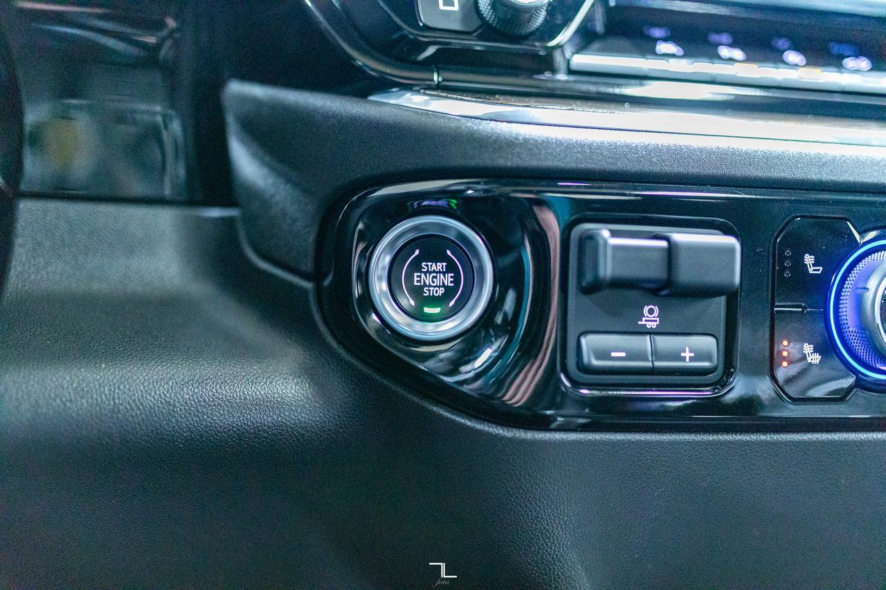 2024 Chevrolet Silverado 1500 4x4 Crew Cab LT Trail Boss Z71 Diesel Leather Roof Nav Red Deer AB