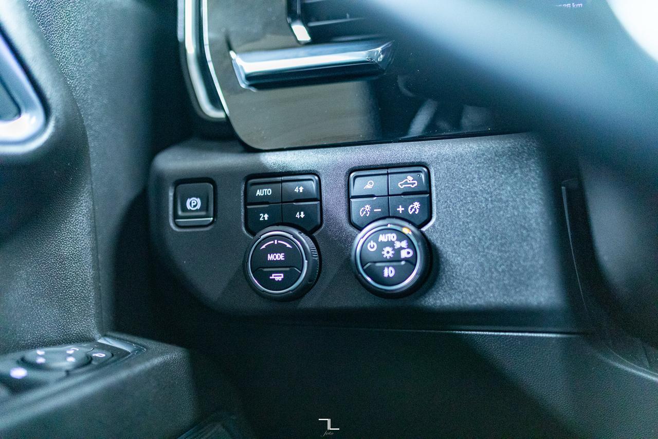 2024 Chevrolet Silverado 1500 4x4 Crew Cab LT Trail Boss Z71 Diesel Leather Roof Nav Red Deer AB