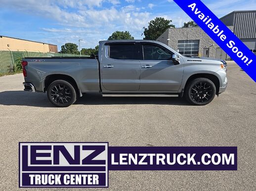 2024_Chevrolet_Silverado 1500_4x4 Crew Cab LTZ_ Fond du Lac WI