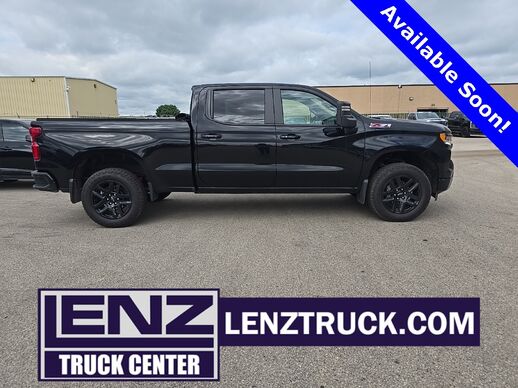 2024_Chevrolet_Silverado 1500_4x4 Crew Cab RST_ Fond du Lac WI