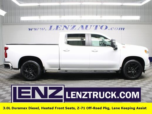 2024_Chevrolet_Silverado 1500_4x4 Crew Cab RST_ Fond du Lac WI