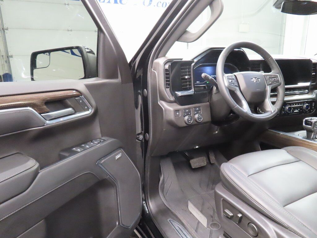 2024 Chevrolet Silverado 1500 4x4 Crew Cab RST Fond du Lac WI