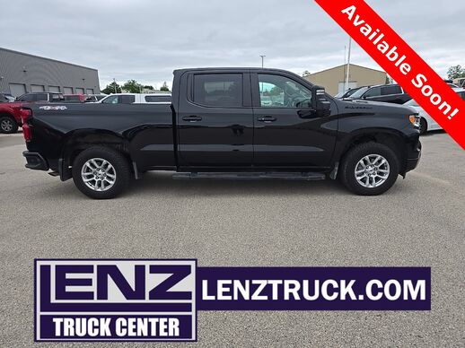 2024_Chevrolet_Silverado 1500_4x4 Crew Cab RST_ Fond du Lac WI