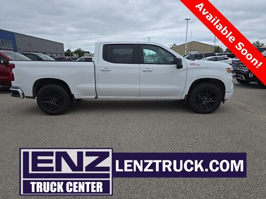 2024_Chevrolet_Silverado 1500_4x4 Crew Cab RST_ Fond du Lac WI