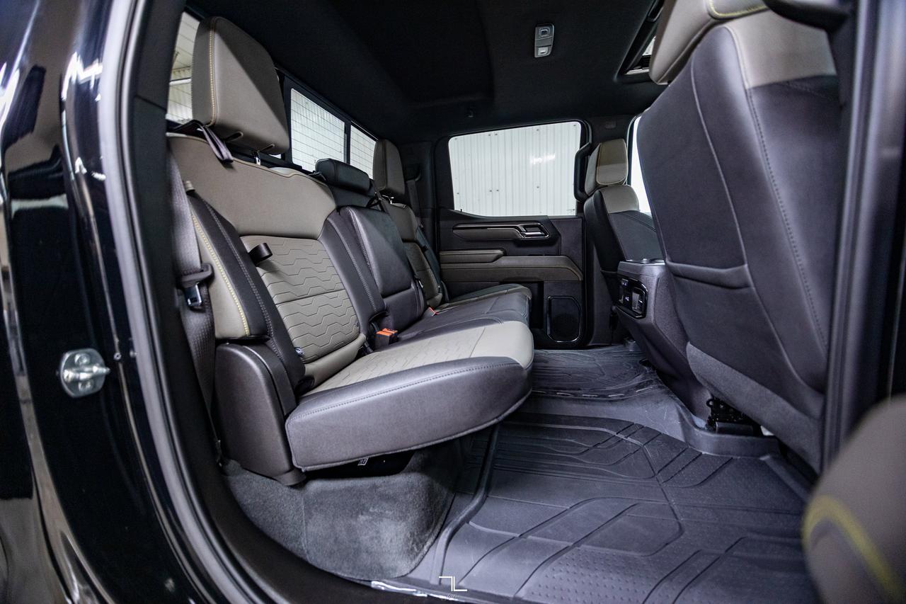 2024 Chevrolet Silverado 1500 4x4 Crew Cab ZR2 Diesel Leather Roof Nav BCam Red Deer AB