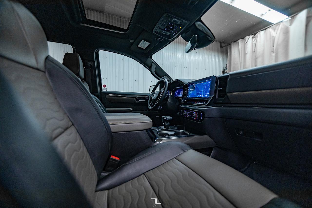 2024 Chevrolet Silverado 1500 4x4 Crew Cab ZR2 Diesel Leather Roof Nav BCam Red Deer AB