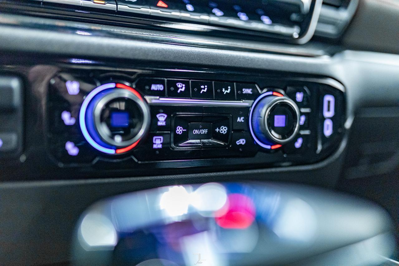 2024 Chevrolet Silverado 1500 4x4 Crew Cab ZR2 Diesel Leather Roof Nav BCam Red Deer AB