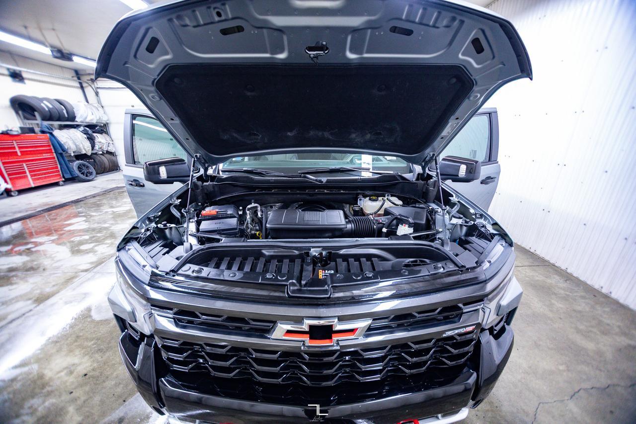 2024 Chevrolet Silverado 1500 4x4 Crew Cab ZR2 Leather Roof Nav BCam Red Deer AB