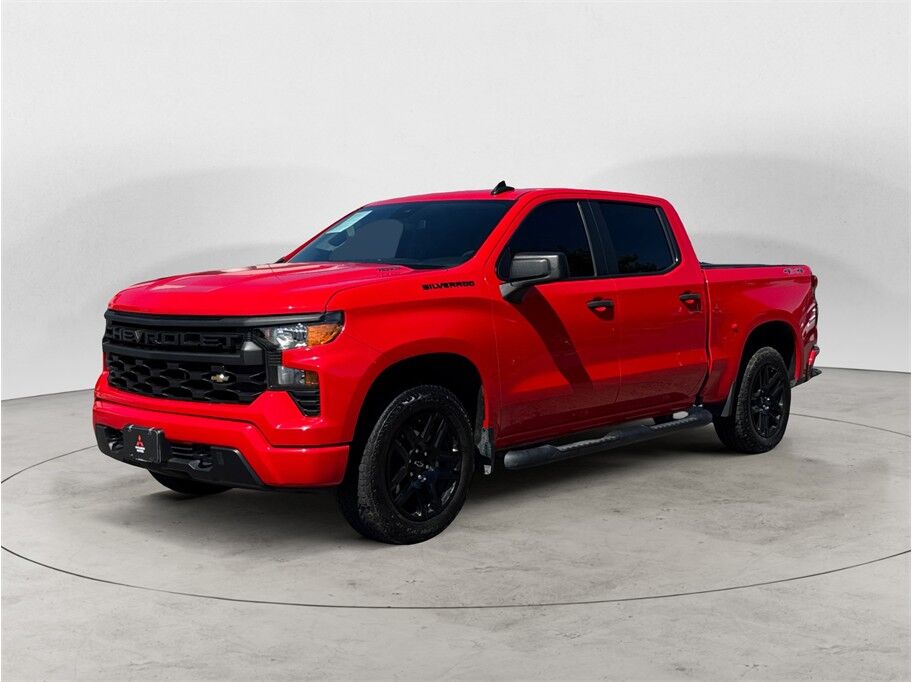 2024 Chevrolet Silverado 1500 Crew Cab Custom Pickup 4D 5 3/4 ft