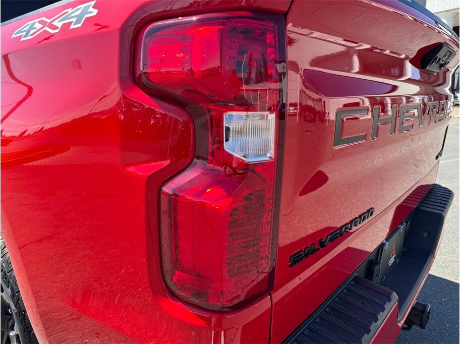 2024 Chevrolet Silverado 1500 Crew Cab Custom Pickup 4D 5 3/4 ft Folsom CA