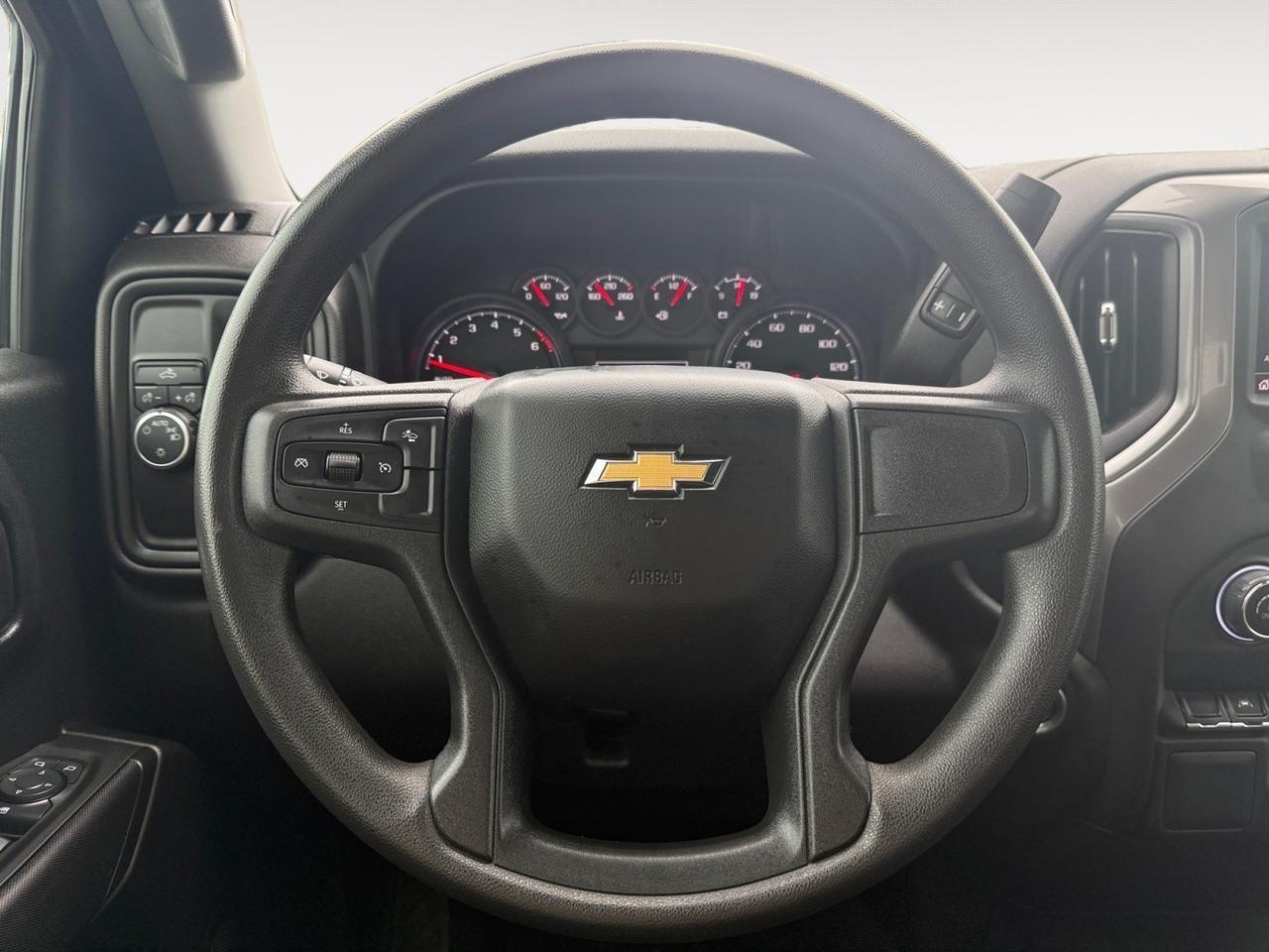 2024 Chevrolet Silverado 1500 Custom, RUNNING BOARDS, TONNEAU COVER, TOW PACKAGE, TOW HOOKS, APPLE CARPLAY/ANDROID AUTO, WIFI, NAVIGATION, BLUETOOTH, LOW MILES, CLEAN CARFAX! Norfolk VA