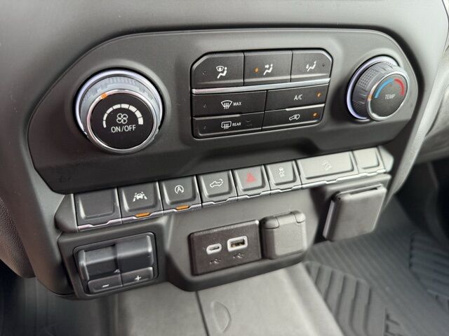 2024 Chevrolet Silverado 1500 Custom Trail Boss TX 2024 Chevrolet Silverado 1500 Custom Trail Boss TX