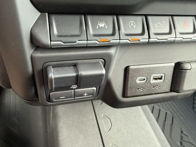 2024 Chevrolet Silverado 1500 Custom Trail Boss TX 2024 Chevrolet Silverado 1500 Custom Trail Boss TX