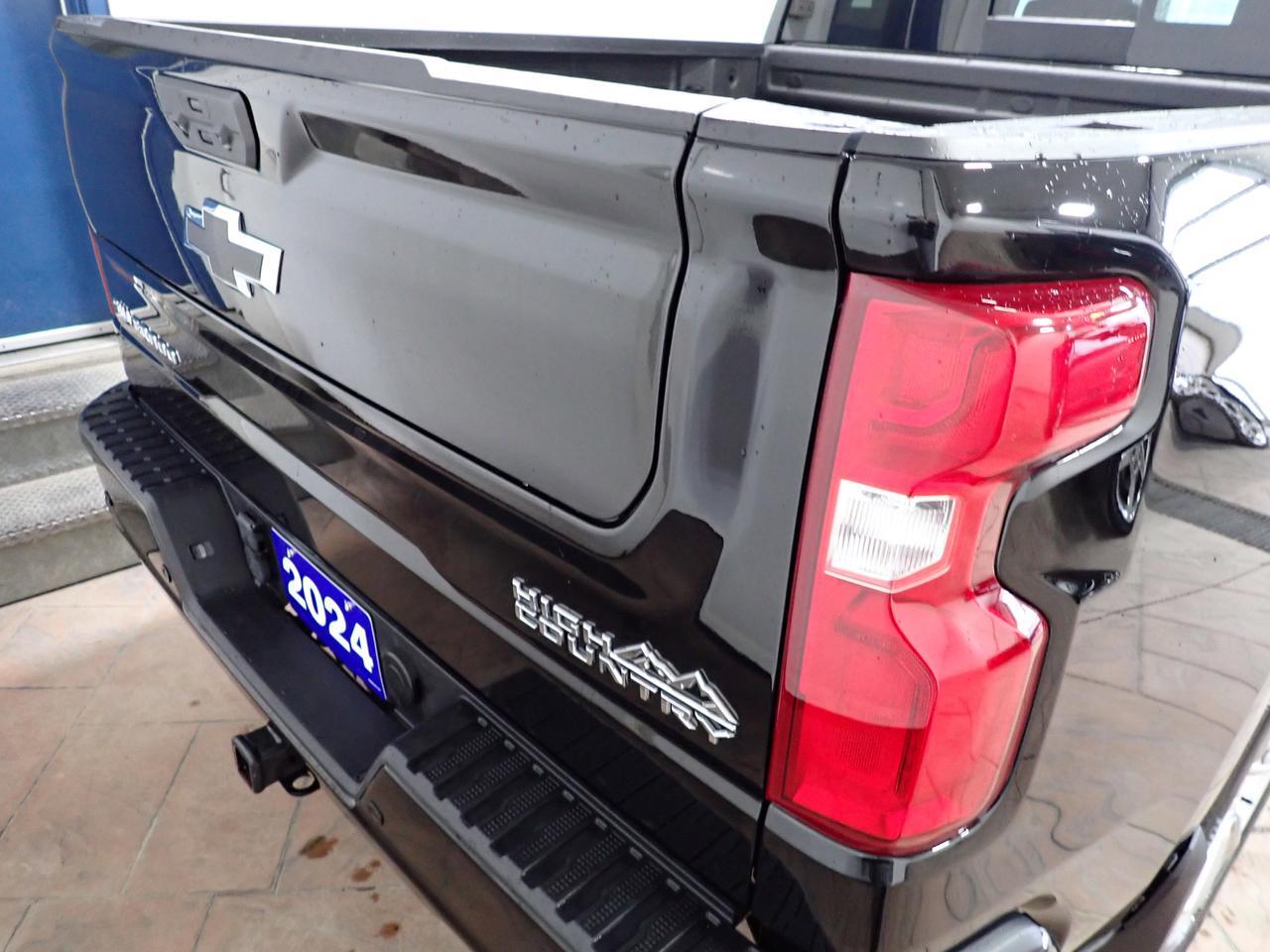 2024 Chevrolet Silverado 1500 High Country 5.5 BOX 4WD CREW LEATHER NAVI SUNROOF *DIESEL* Listowel ON