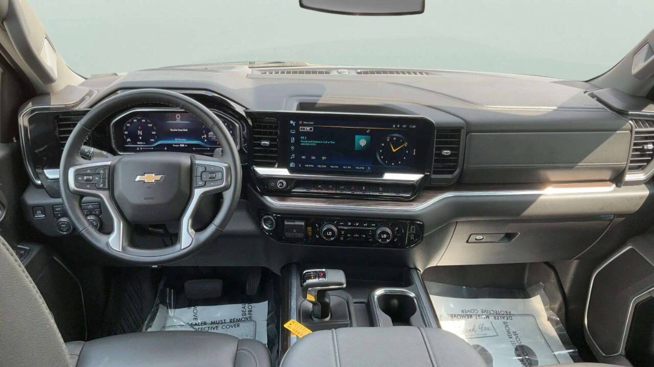 2024 Chevrolet Silverado 1500 LT 4x4 4dr Crew Cab 5.8 ft. SB w/1LT Chesterfield MI