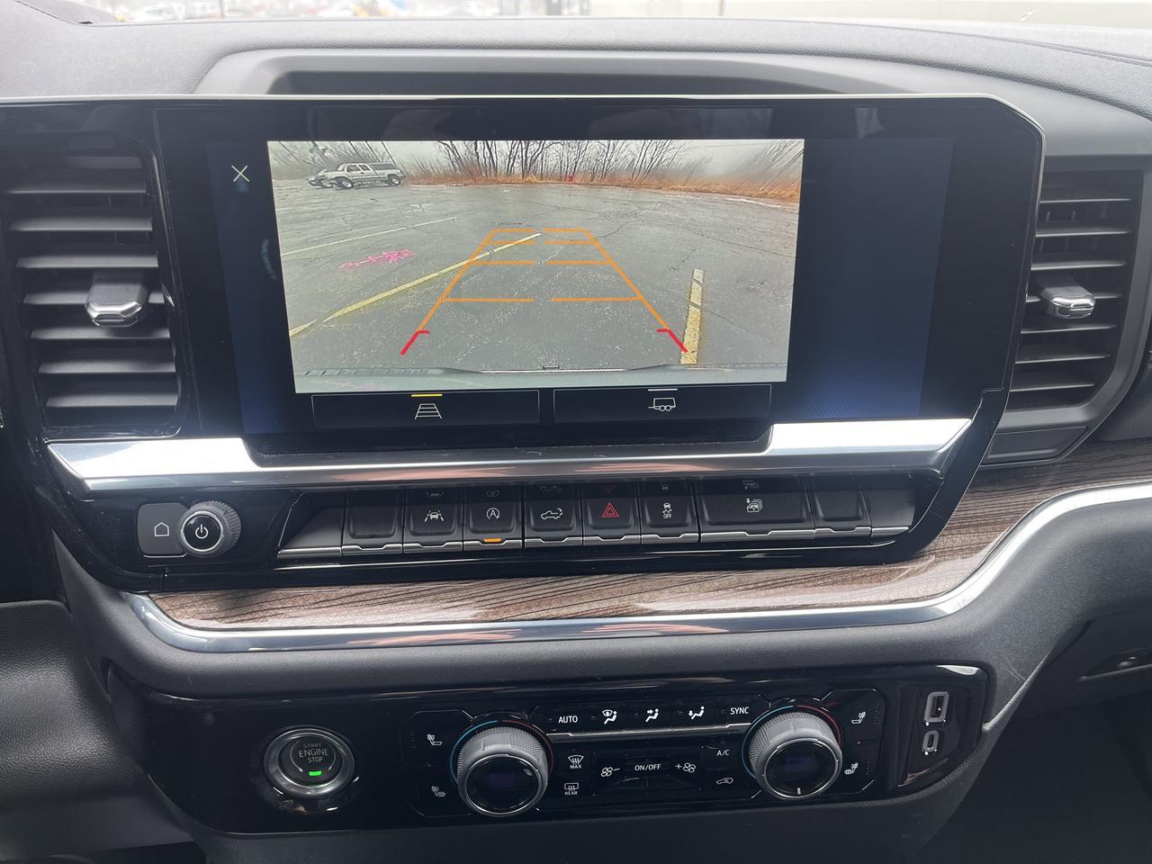 2024 Chevrolet Silverado 1500 LT Crew Cab 4WD w/20s All-TerrrainTires HtdSeats HtdSteeringWheel HD-RearCamera Saukville WI