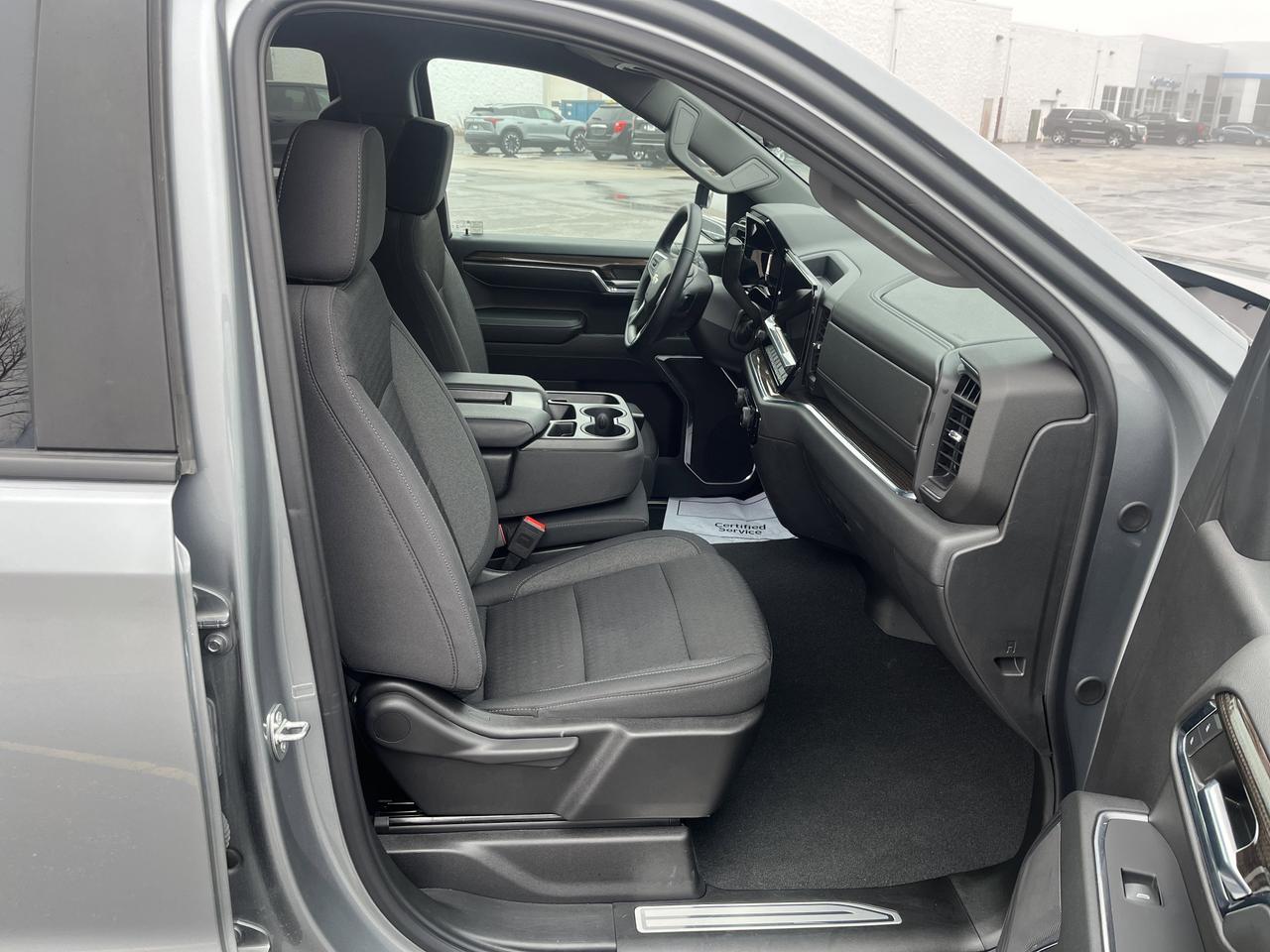 2024 Chevrolet Silverado 1500 LT Crew Cab 4WD w/20s All-TerrrainTires HtdSeats HtdSteeringWheel HD-RearCamera Saukville WI