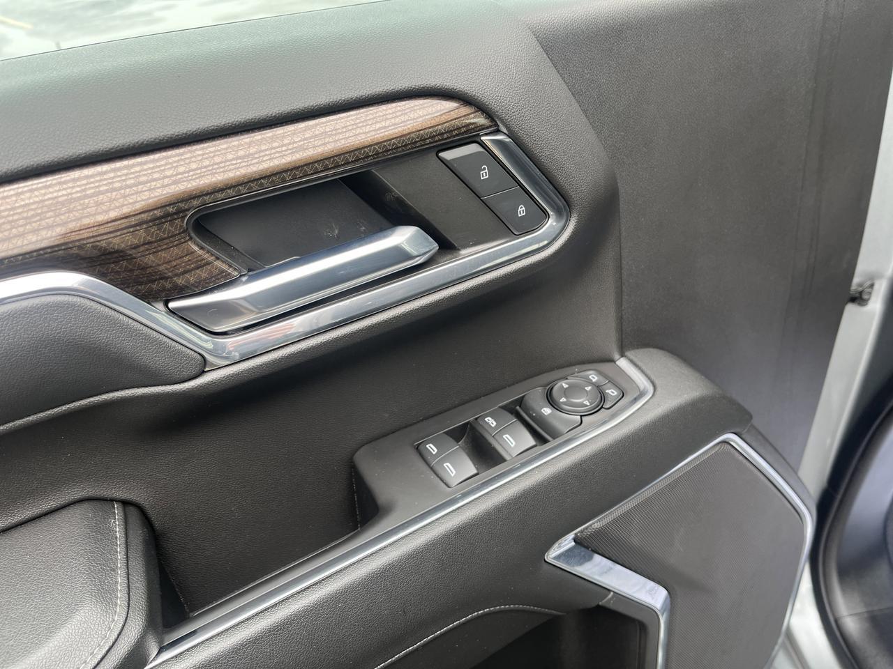 2024 Chevrolet Silverado 1500 LT Crew Cab 4WD w/20s All-TerrrainTires HtdSeats HtdSteeringWheel HD-RearCamera Saukville WI