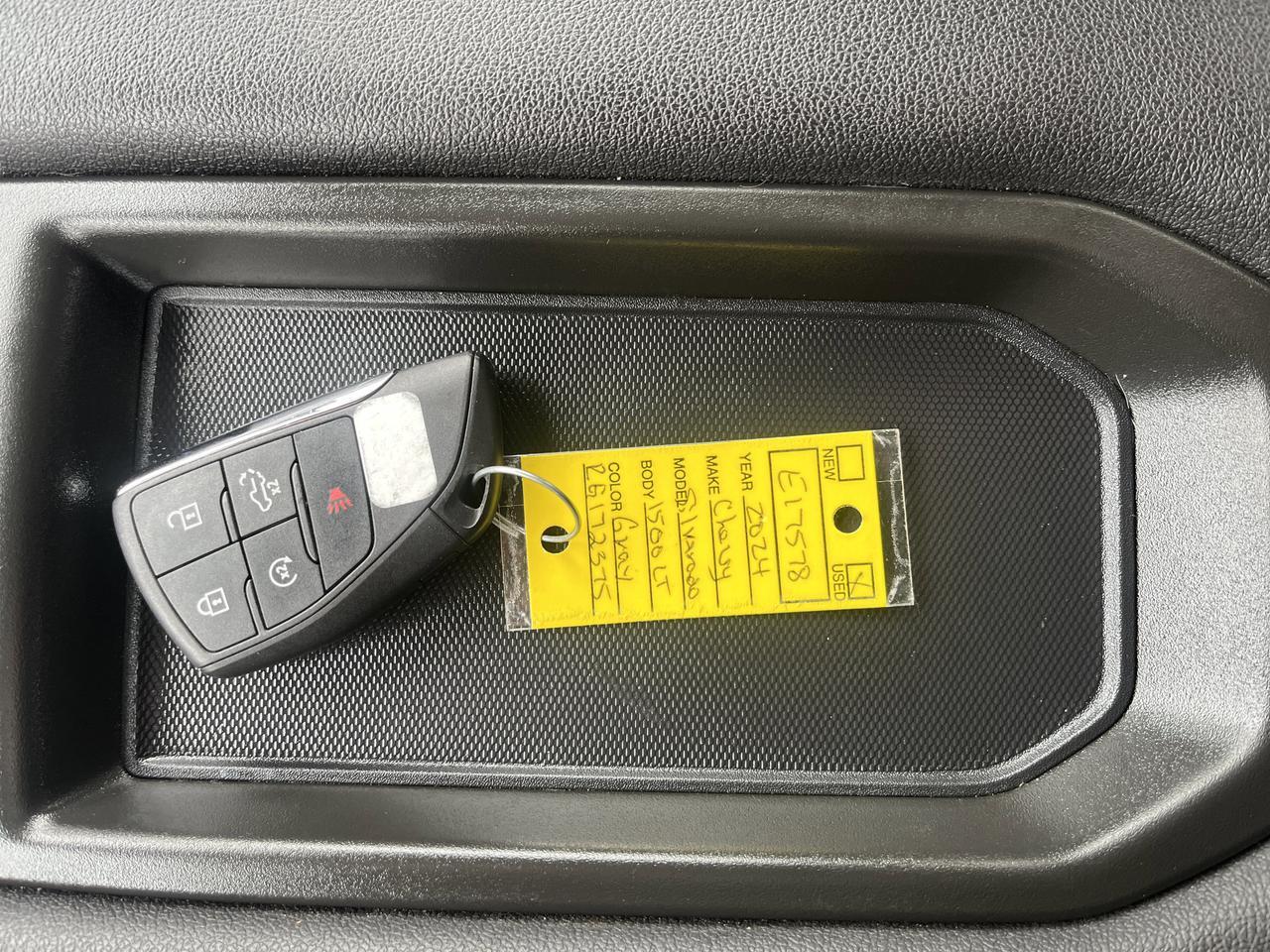 2024 Chevrolet Silverado 1500 LT Crew Cab 4WD w/20s All-TerrrainTires HtdSeats HtdSteeringWheel HD-RearCamera Saukville WI