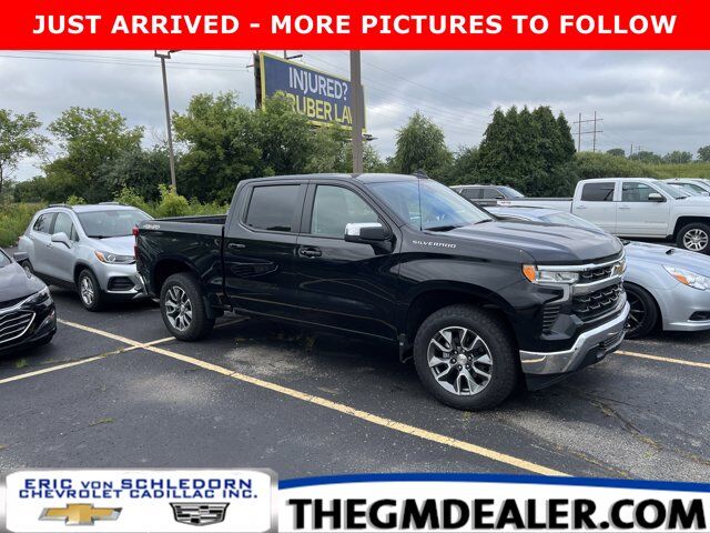 2024 Chevrolet Silverado 1500 LT Crew Cab 4WD w/20s HeatedSeats HeatedSteeringWheel WirelessAppleCarplay&AndroidAuto HD-RearCamera Milwaukee WI