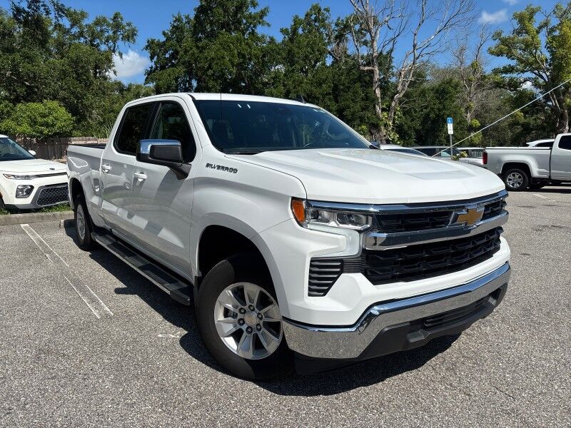 2024 Chevrolet Silverado 1500 LT photo 4