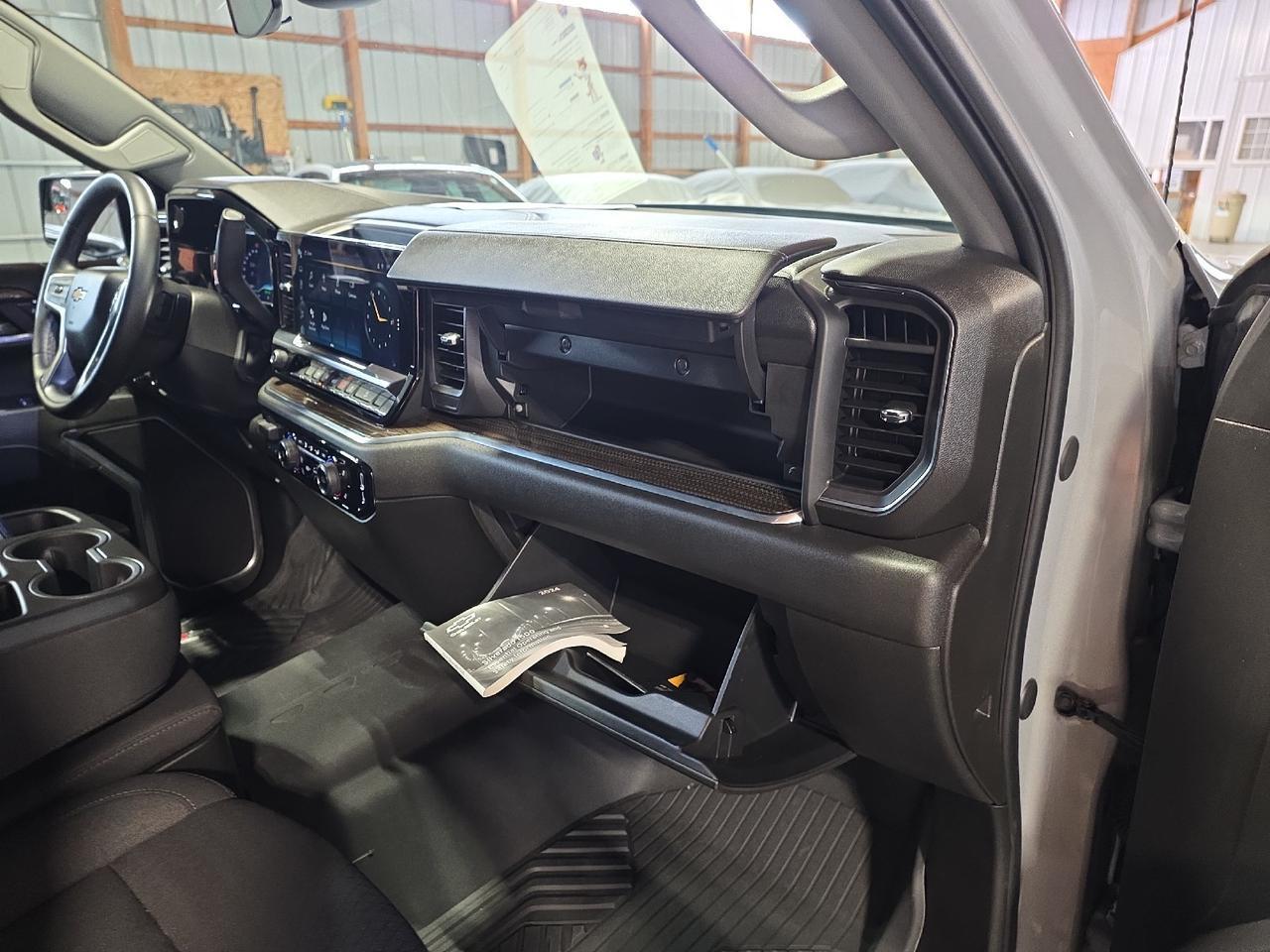 2024 Chevrolet Silverado 1500 LT Sand Lake NY