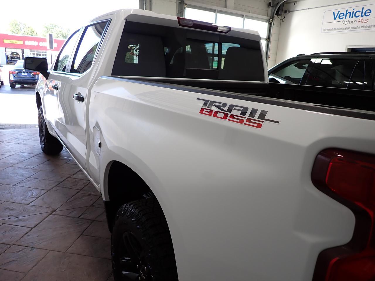 2024 Chevrolet Silverado 1500 LT Trail Boss 4WD 5'8 BOX LEATHER Listowel ON
